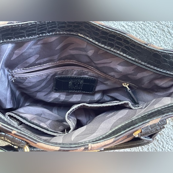 ANNE KLEIN BLACK & BROWN ZEBRA PRINT SHOULDER BAG. Reptile print bottom/handles. - Picture 2 of 10